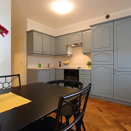 Apartment Moro *