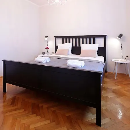 Moro Apartment *